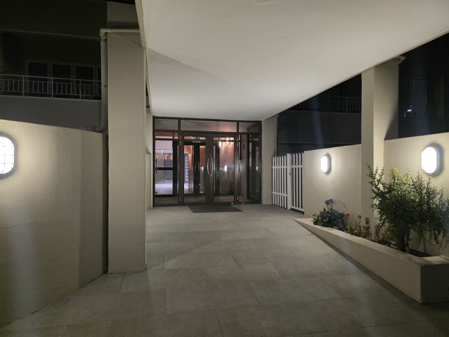 2 Bedroom Property for Sale in Mouille Point Western Cape
